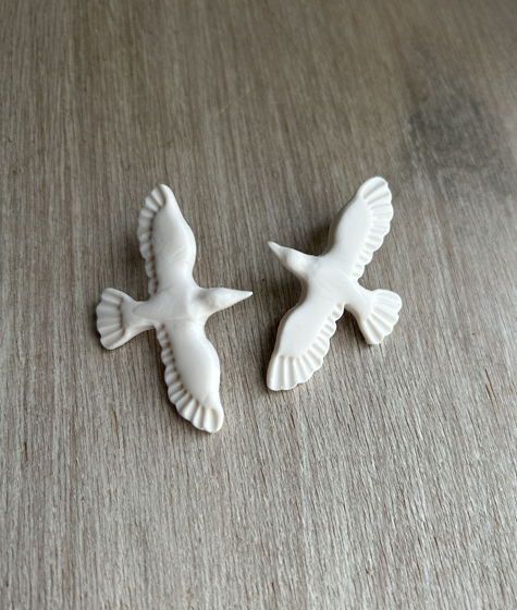 Женские серьги "Две голубки" ручной работы из полимерной глины