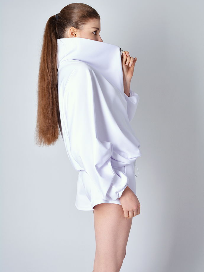 Блейзер-бомбер oversize с высоким воротником