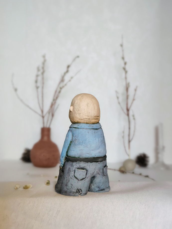 Керамическая фигурка ручной работы с названием «Женька в понедельник - Евгений», авторская керамика