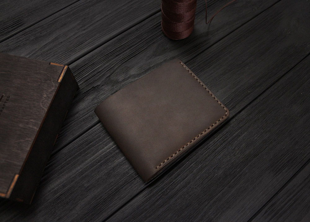 Бумажник мужской кожаный ручной работы коричневый HELFORD Gentleman