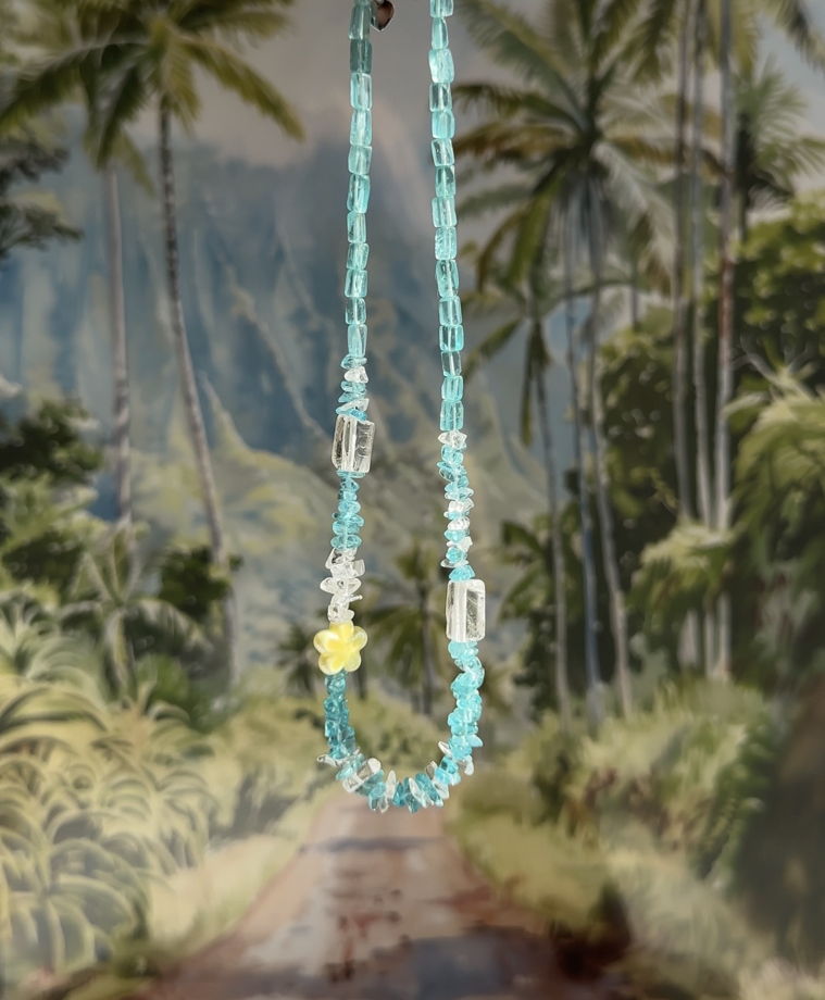 Колье с апатитом и горным хрусталем BLUE HAWAII