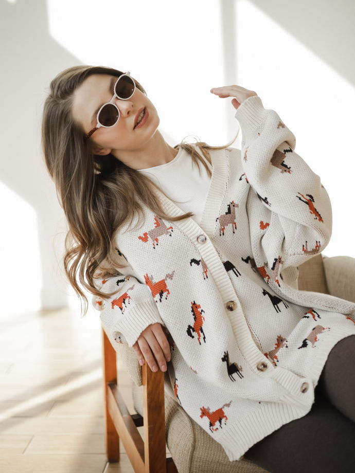 Кардиган с лошадками