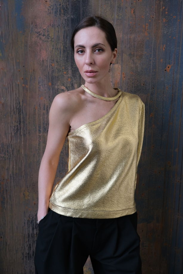 Блуза из золотого хлопка.