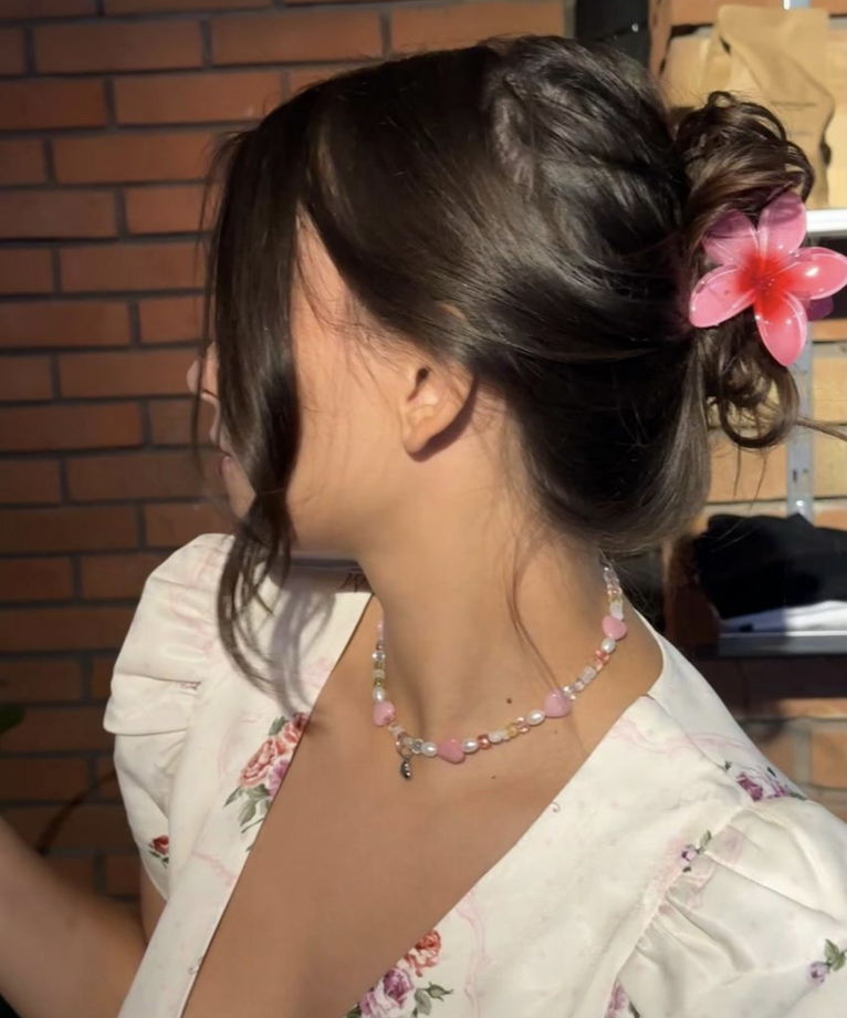 Колье Emily in Paris с халцедоном и лунным камнем