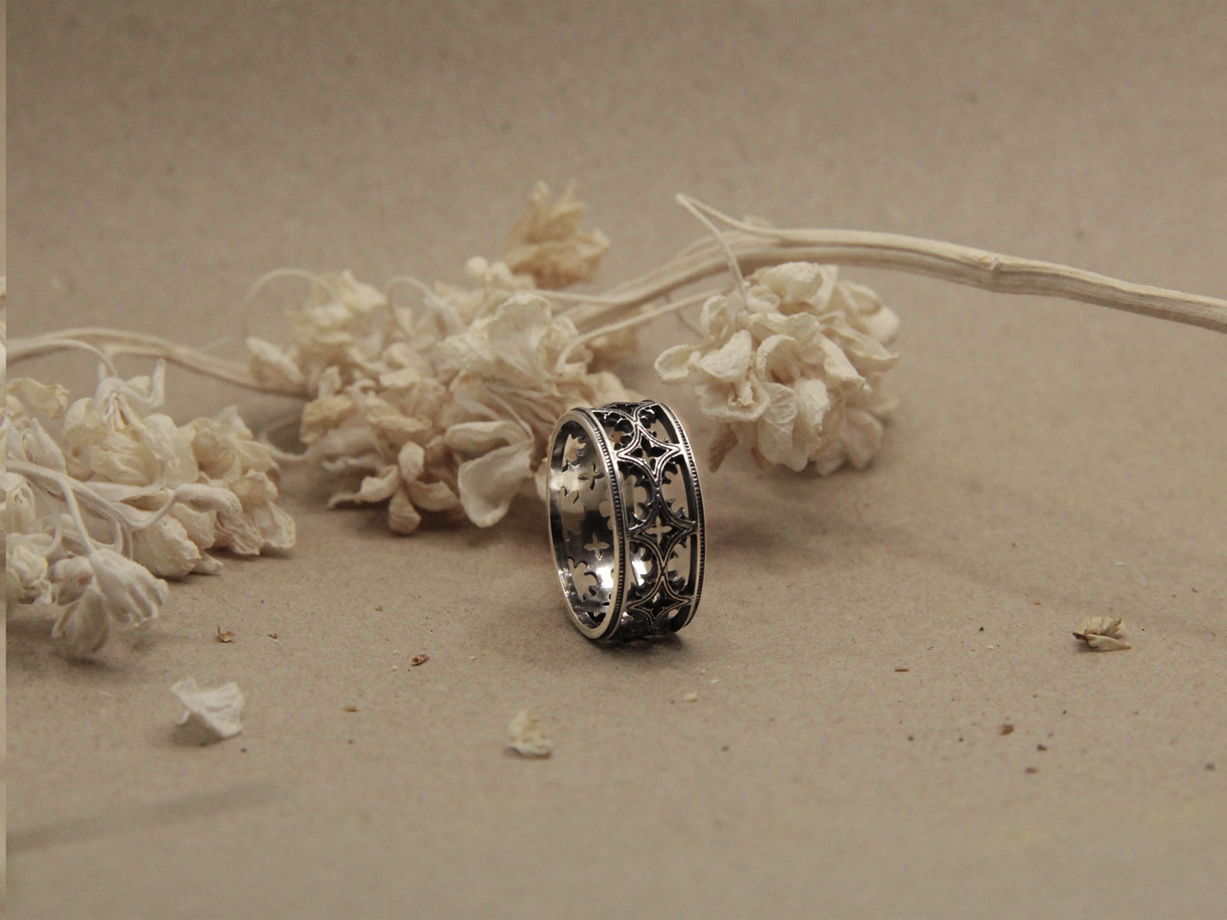 Уникальное кольцо из серебра ручной работы "Четырехлистник"