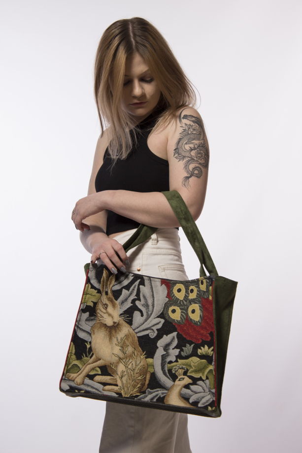 Дизайнерская сумка шоппер с кроликом