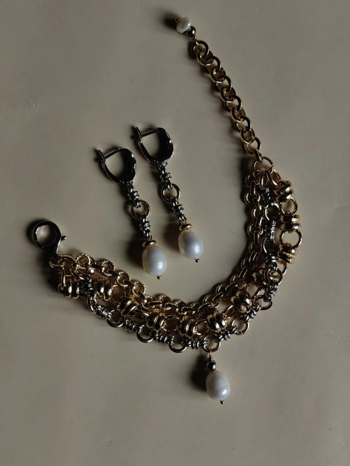 Трехслойный браслет с барочной жемчужиной