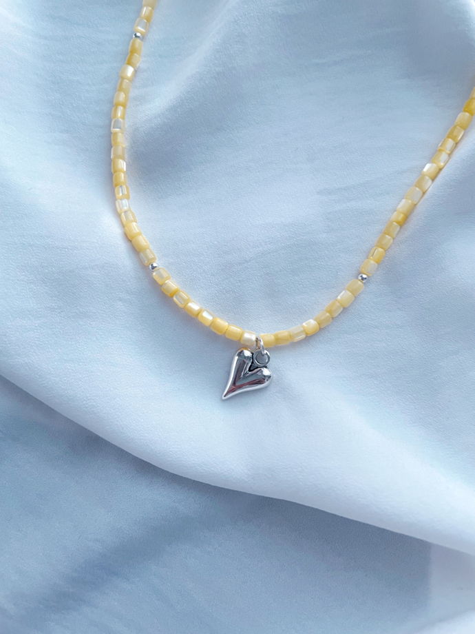 Желтое счастливое сердце