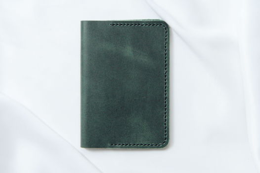 Зеленая обложка для паспорта или документов из мягкой натуральной кожи ручной работы Wild Village