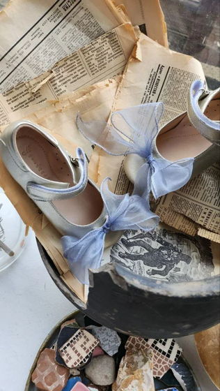 Туфельки со сменным декором в серебряном цвете. В наличии с 27 по 34 размер