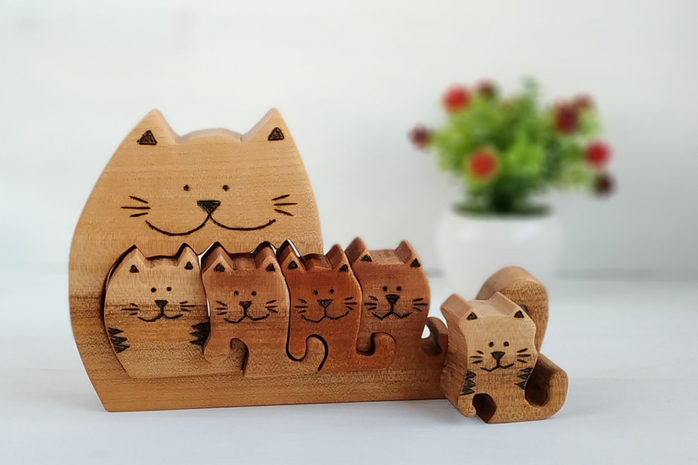 Пазлы деревянные "Семья котов"