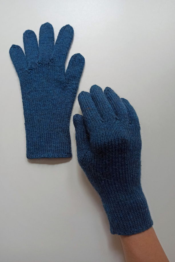 Полуночно-синие перчатки ручной работы
