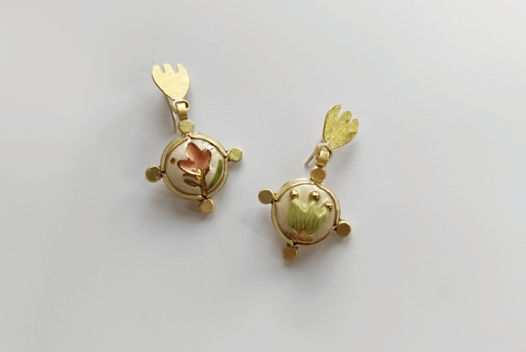 Серьги из латуни с керамикой.