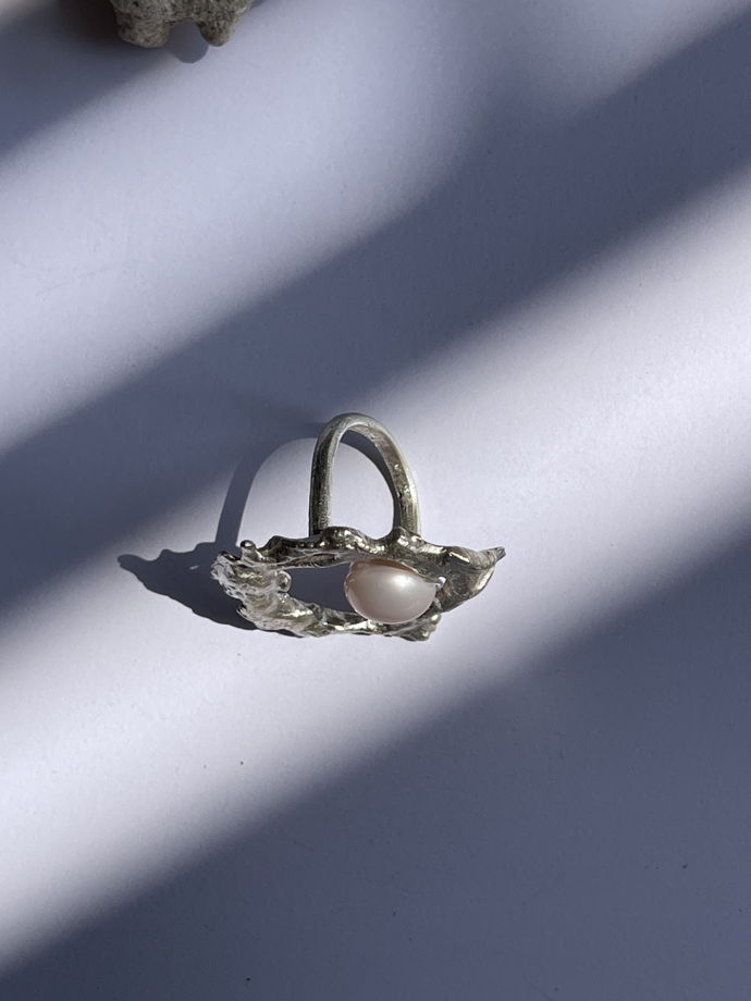 Серебряное кольцо с розовым жемчугом