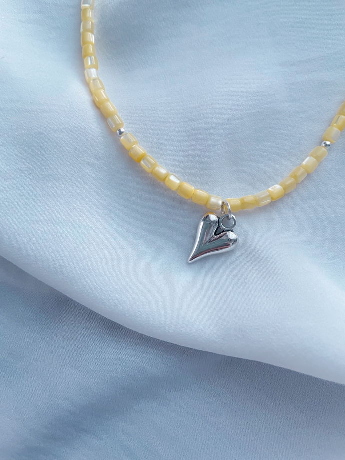 Желтое счастливое сердце