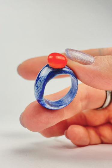 Кольцо из стекла Blue Marble & Orange Bean