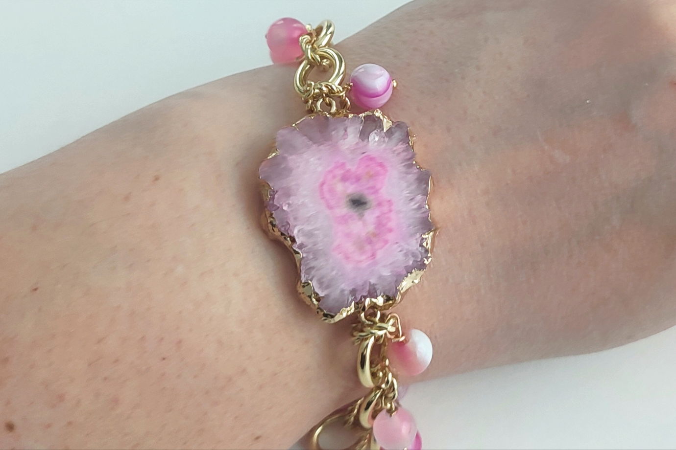 Браслет со срезом камня