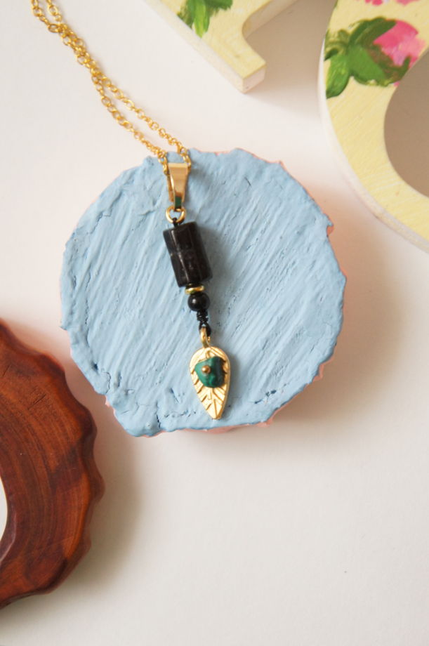 Позолоченный кулон черный турмалин шерл малахит лист