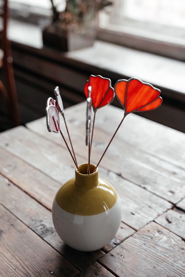 Букет маков из стекла в технике Тиффани