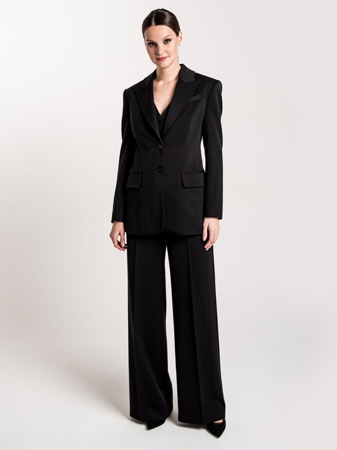 Приталенный жакет из костюмной вискозы