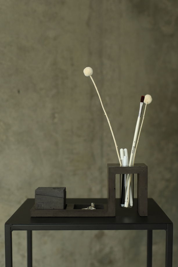 Органайзер для стола Ладья из бетона цвета графит