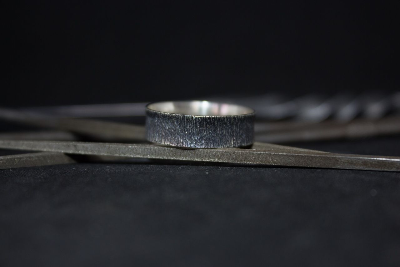 Широкое серебряное кольцо вертикальной фактуры, размер по запросу