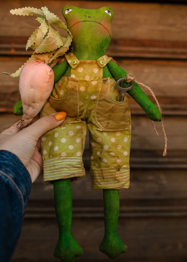 Харизматичные лягушки садовники-романтики ручной работы