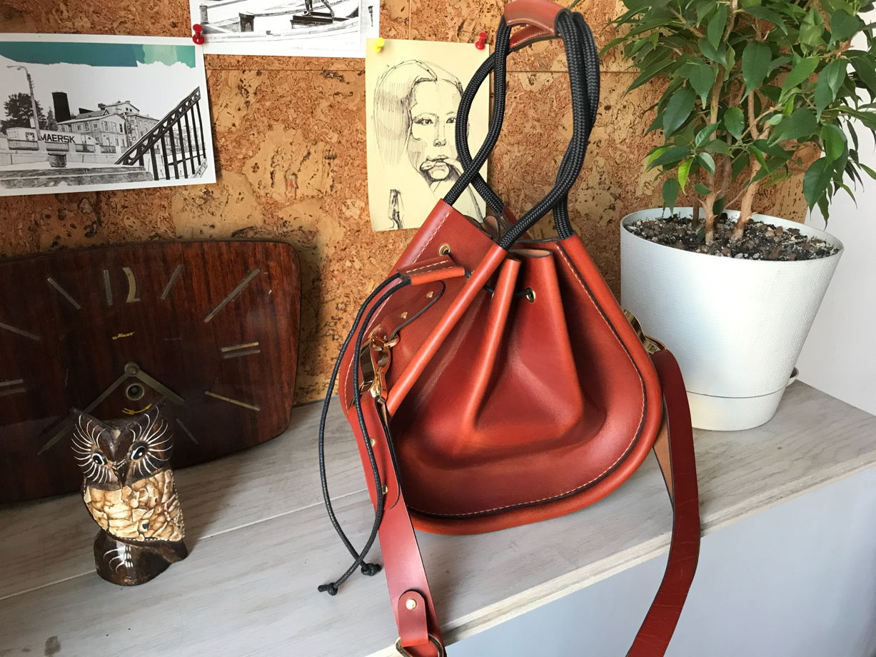Кожаная сумка-мешок Терракотовый/Красный цвет Размер S "Bucket bag" на кулиске