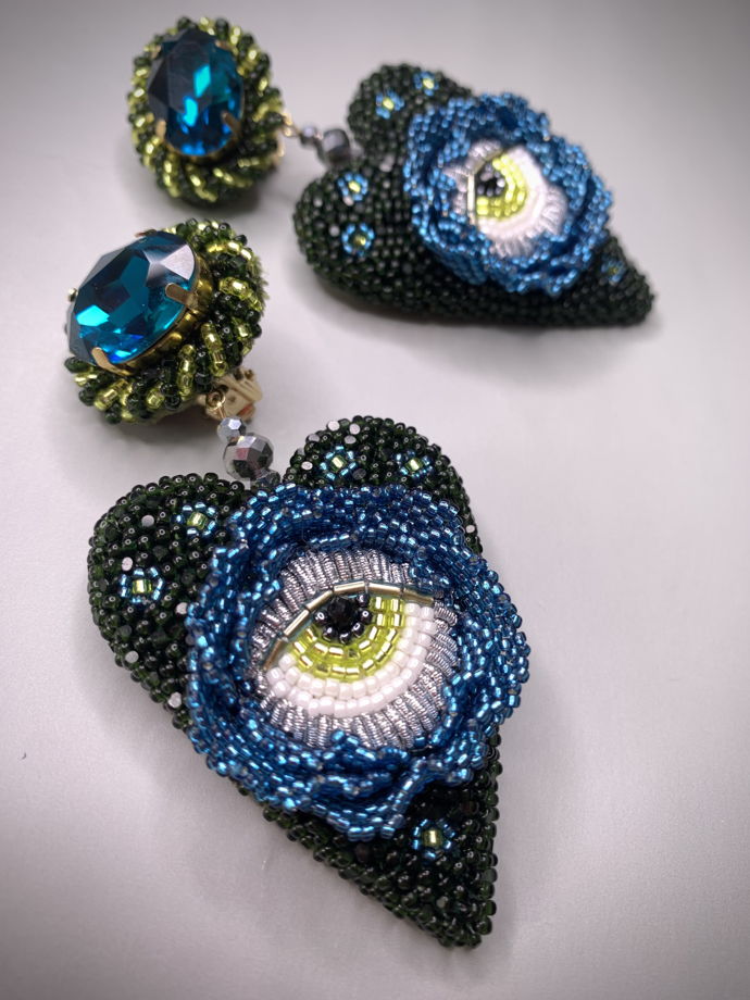 Серьги из бисера Глаза в цветах