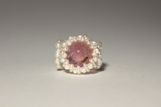 Кольцо из натурального жемчуга и розового турмалина PEARLY PINKY HEALER