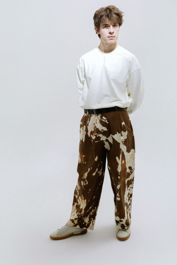 Брюки пятнистые кроя ballon из плотной хлопковой ткани.