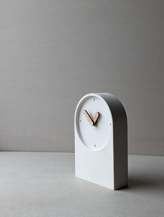 Настольные часы из бетона MERIT в дизайнерской коробке