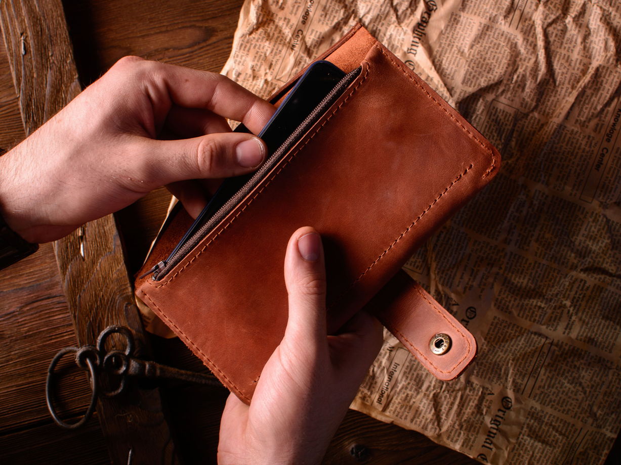 Портмоне из кожи -ESQUIRE- кошелек с отделением для монет и телефона цвет Коньяк