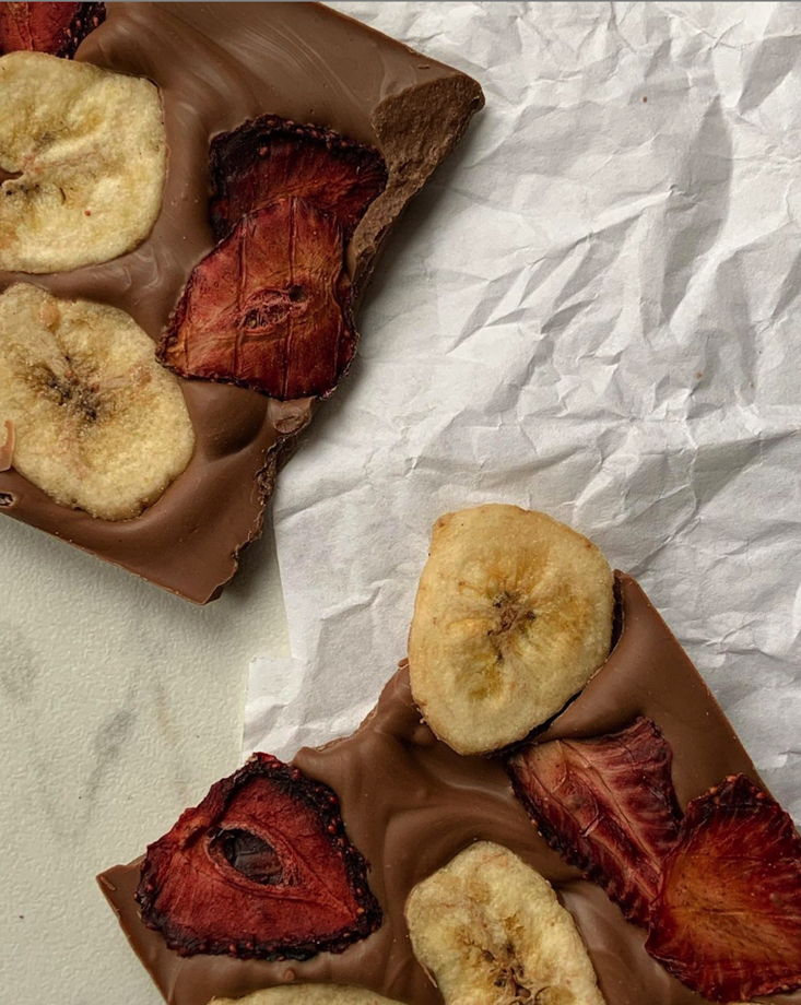«Плитка» ручной работы без сахара с клубникой и бананом