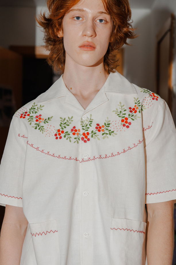 Рубашка с Красными Ягодами/Red Berries Short Sleeve Shirt