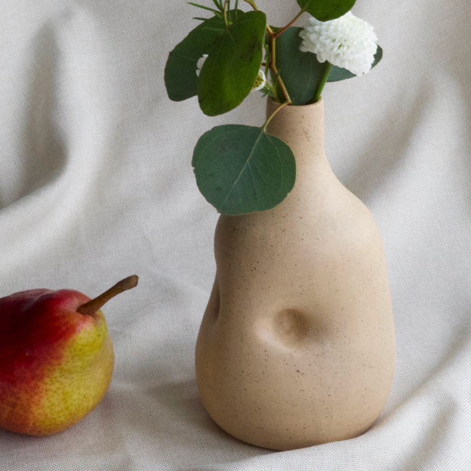 Ваза-бутылка бежевая ручной работы "Песок"