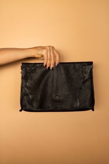 Черный кожаный клатч в стиле ретро с необработанным краем ручной работы