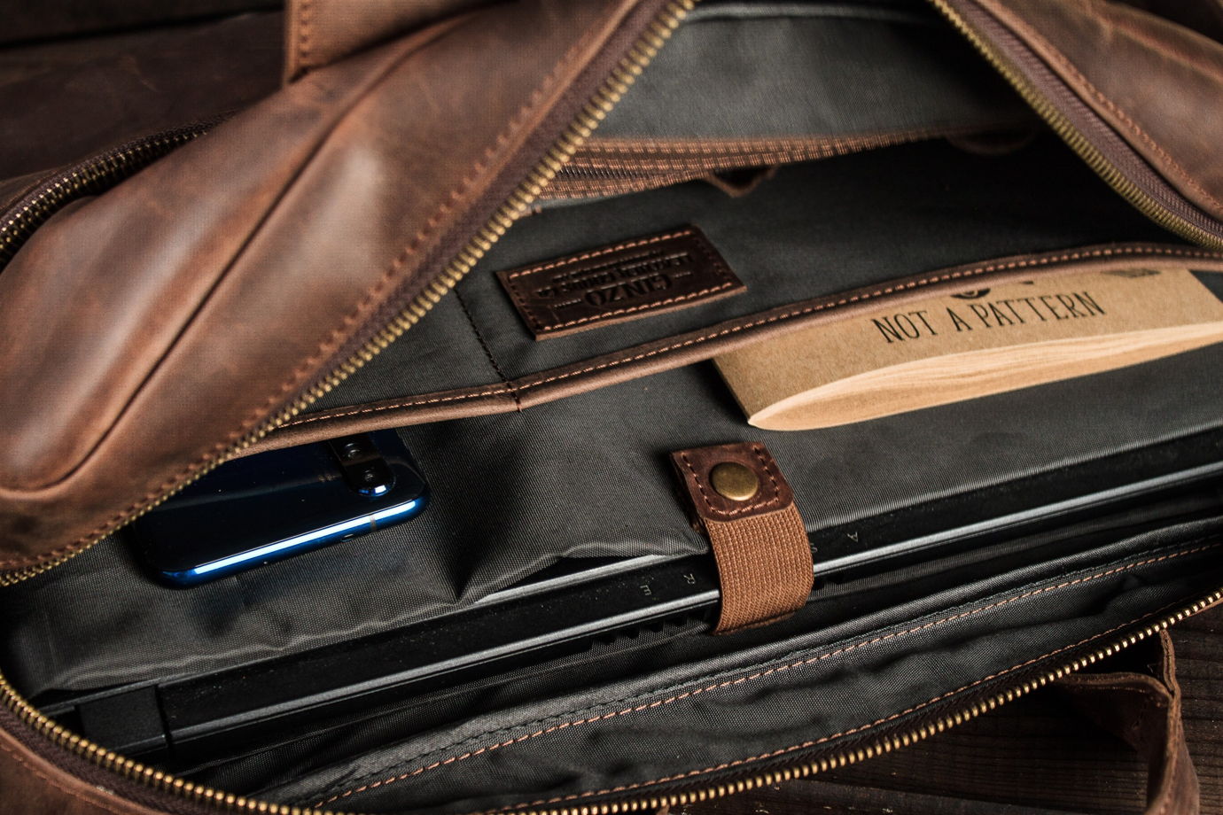Кожаный мужской портфель / сумка для ноутбука -OXFORD- цвет Шоколад