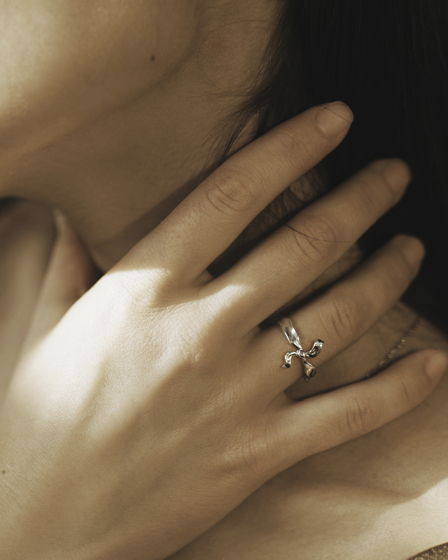 Серебряное кольцо для женщин "Узелок"
