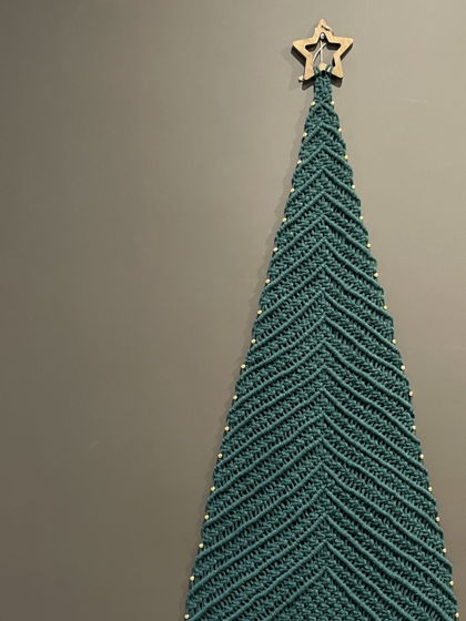 Макраме панно на стену в виде елки «Рождественская ель»