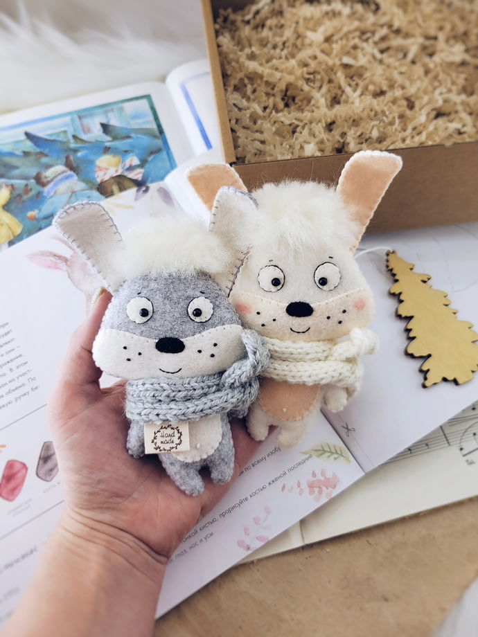 Набор ёлочных игрушек ручной работы Лесные малыши: милые зайчата