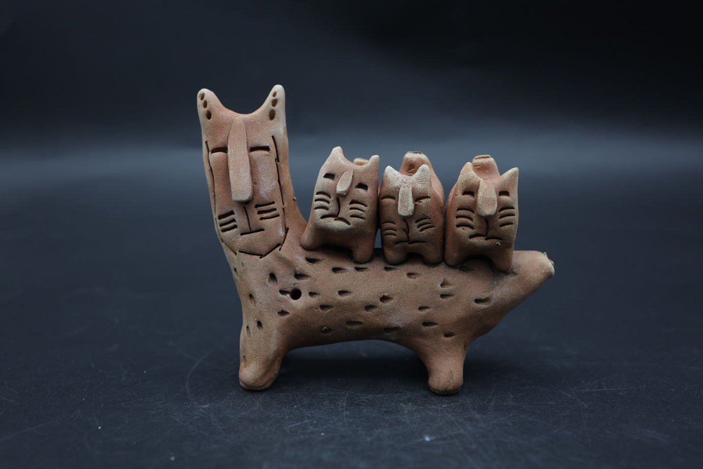 кот с  котятами