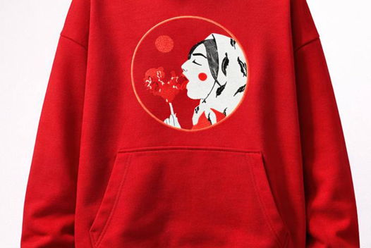 ХУДИ "ДЕВУШКА С ПЕТУШКОМ". One Size. Ярко красное худи свободного кроя с  вышивкой.