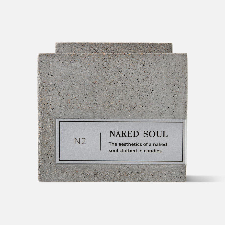 Соевая свеча в бетоне с древесным фитилем Naked Soul Так звучит он (scent of a man)