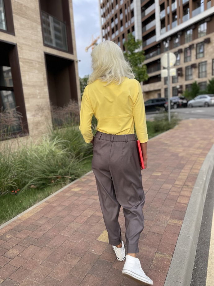 Женский лонгслив желтый укороченный облегающий хлопковый