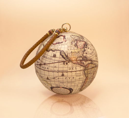 Клатч в виде Глобуса круглый из натуральной кожи с цепочкой на плечо и короткой ручкой