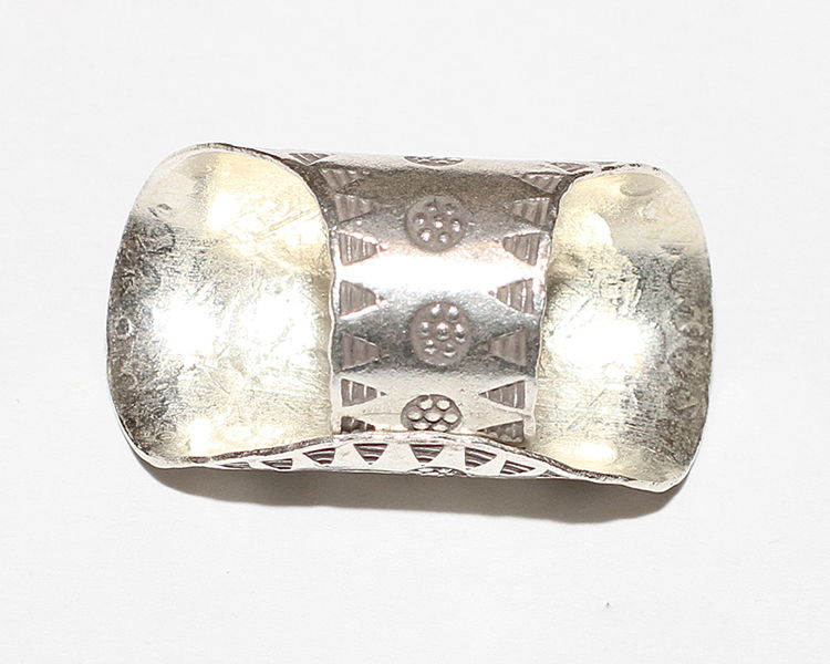 Кольцо длинное «Солнце Нежное» из серебра