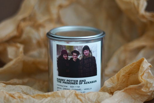 Ароматическая свеча Гарри Поттер и Узник Азкабана с ароматом карамели, сливок и ванили