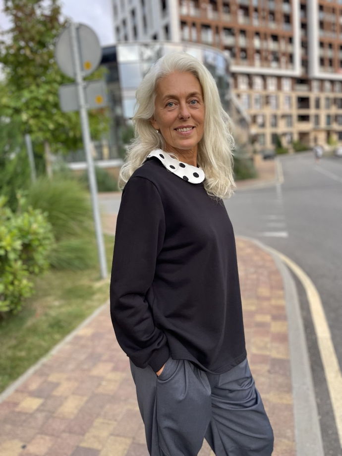 Женский свитшот черный. Толстовка женская. Съемный воротник.