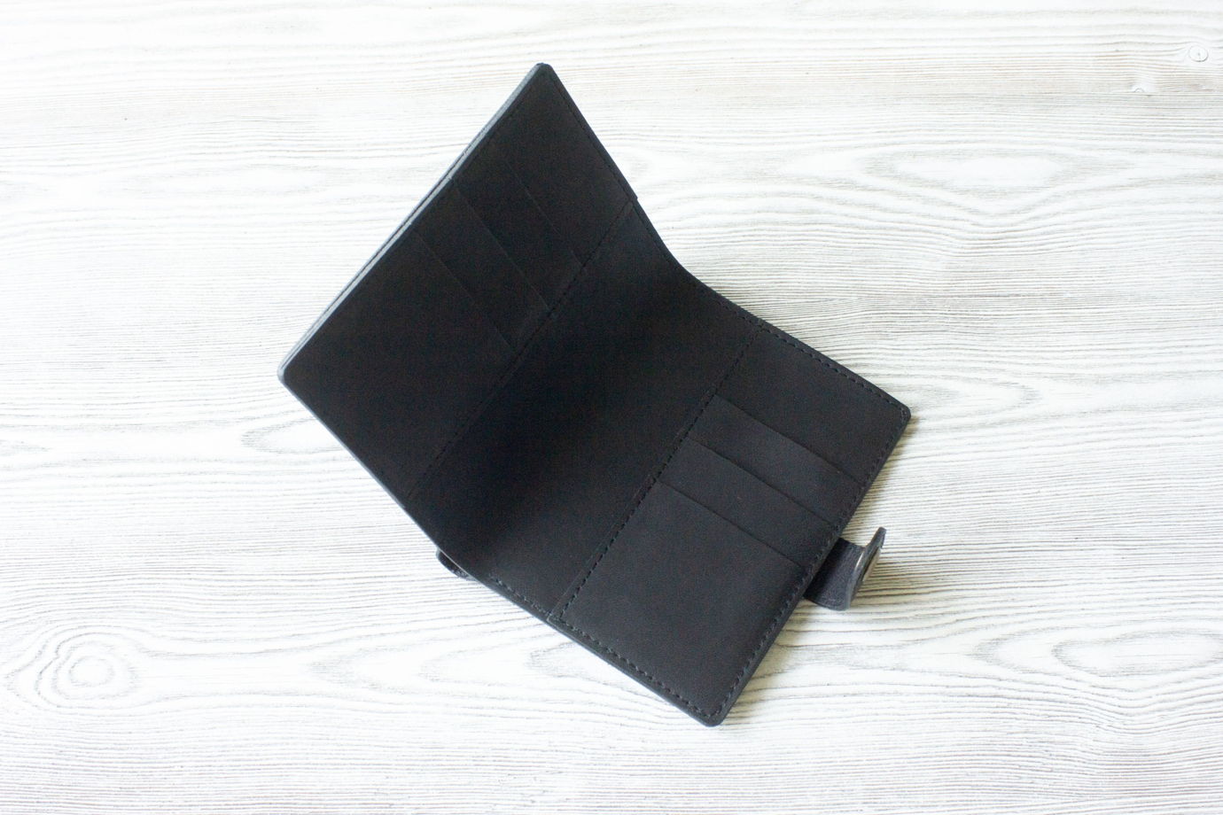 Портмоне из натуральной кожи для прав, СТС, банкнот, пластиковых карт, паспорта, страховки. VIRKUNEN